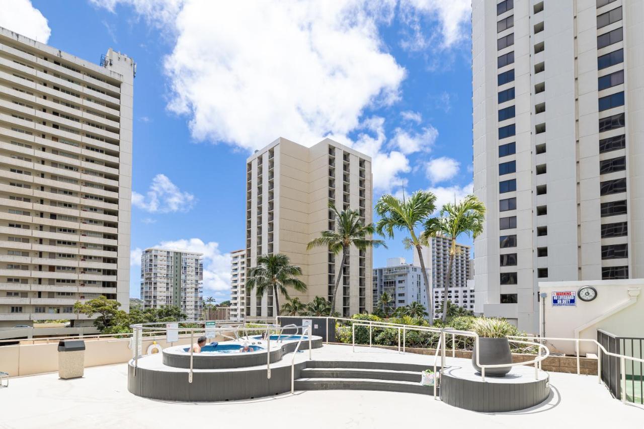Aloha Vibes With Ocean Views, Near Beach & Parking! Honolulu Kültér fotó